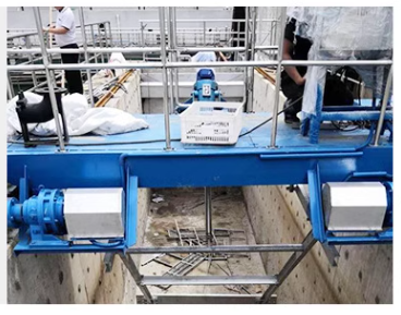 TGN gantry-type lifting scraper
